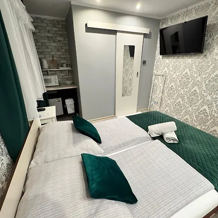 Dwuosobowy Na Rogu * مينززدرويه